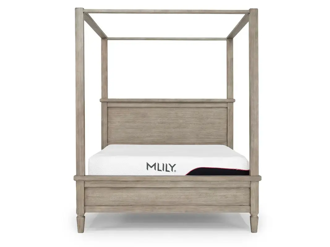 Country Side Canopy Bed