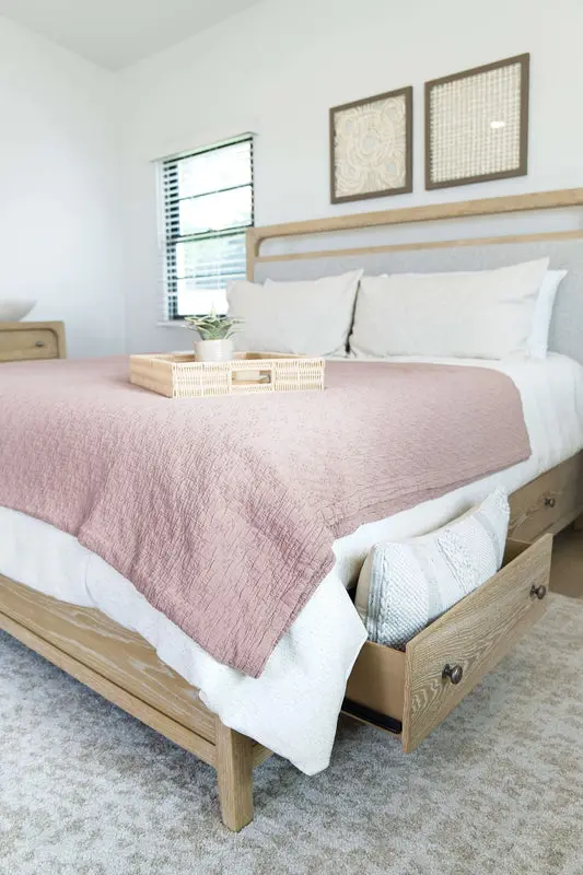 Easton Storage Bed - Image 19