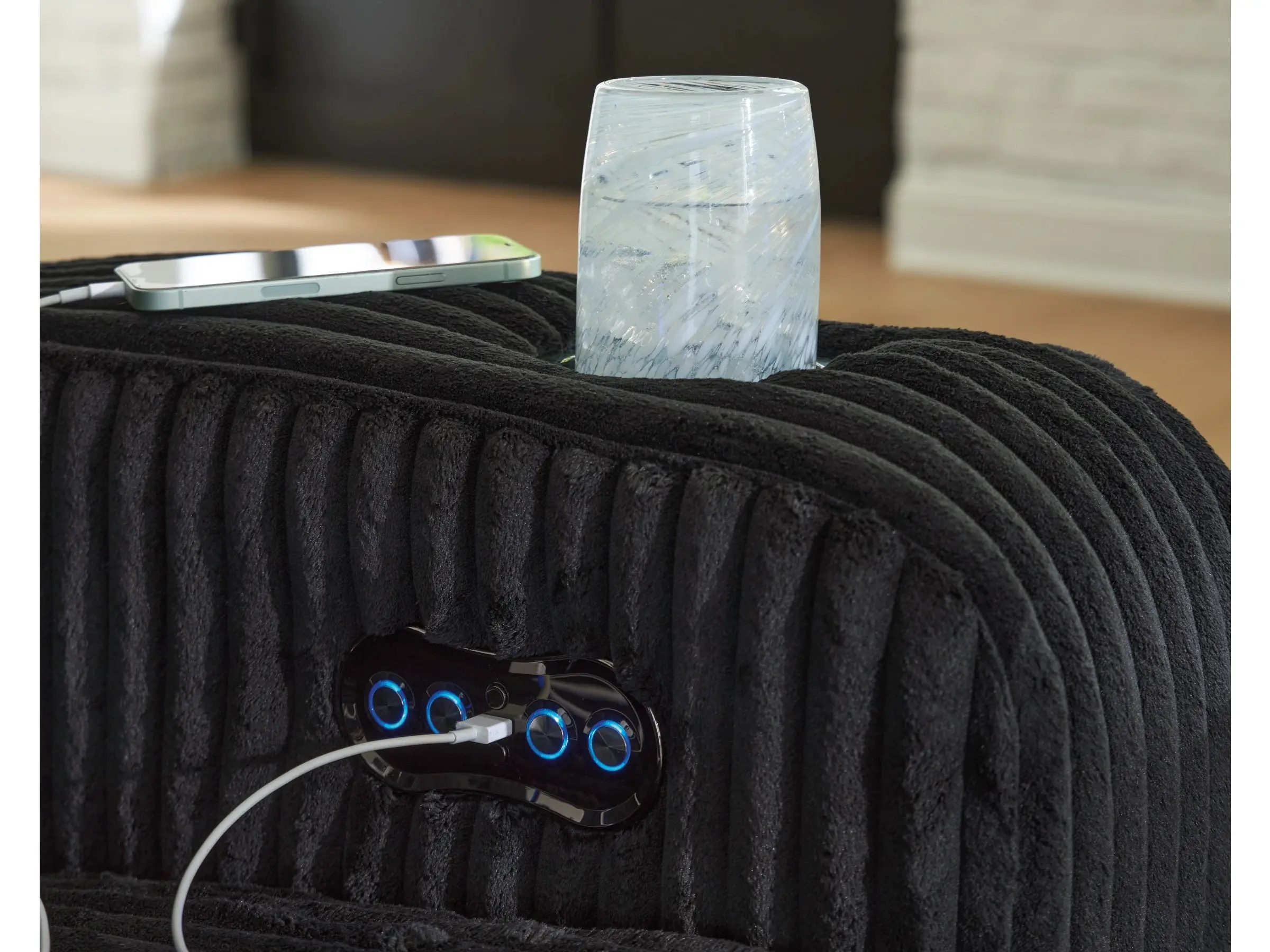 Forest Lake 2 Power Sofa - Image 16