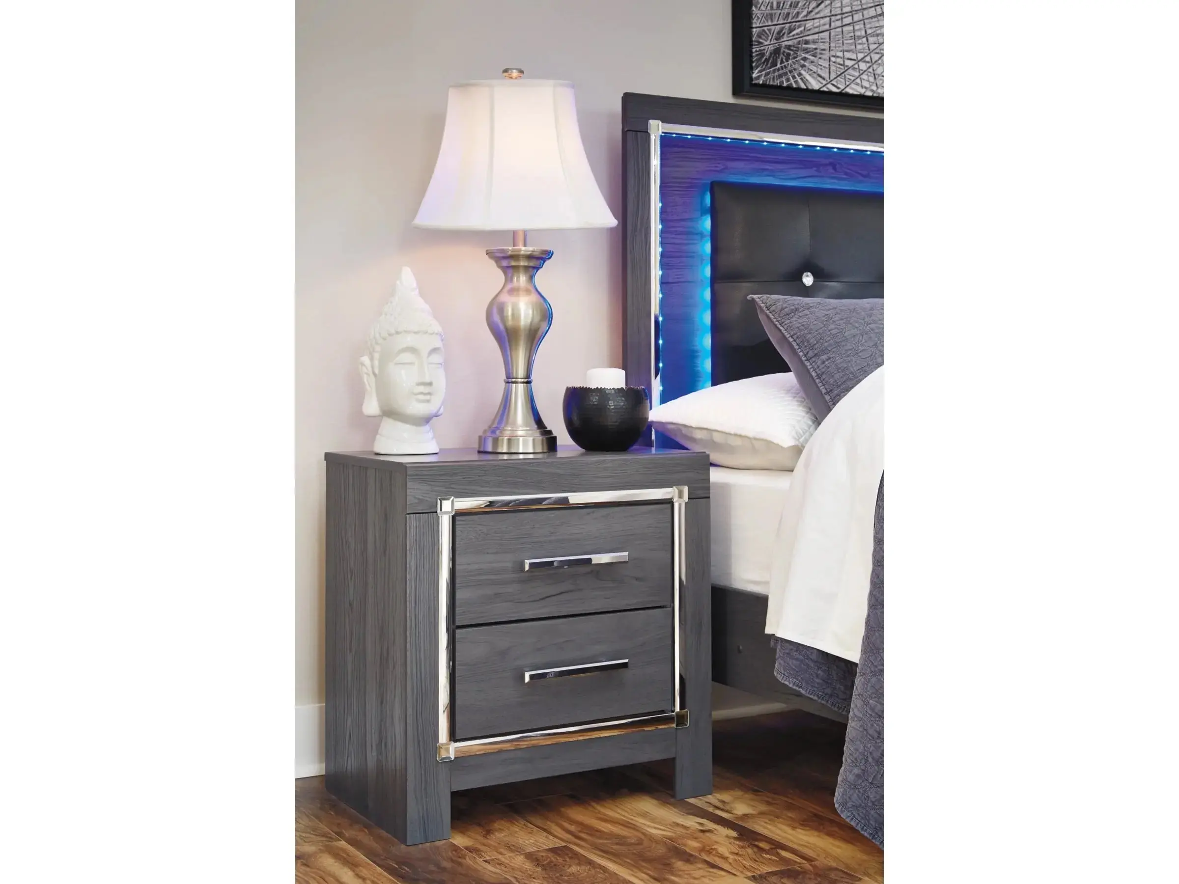 Lodanna Nightstand - Image 6