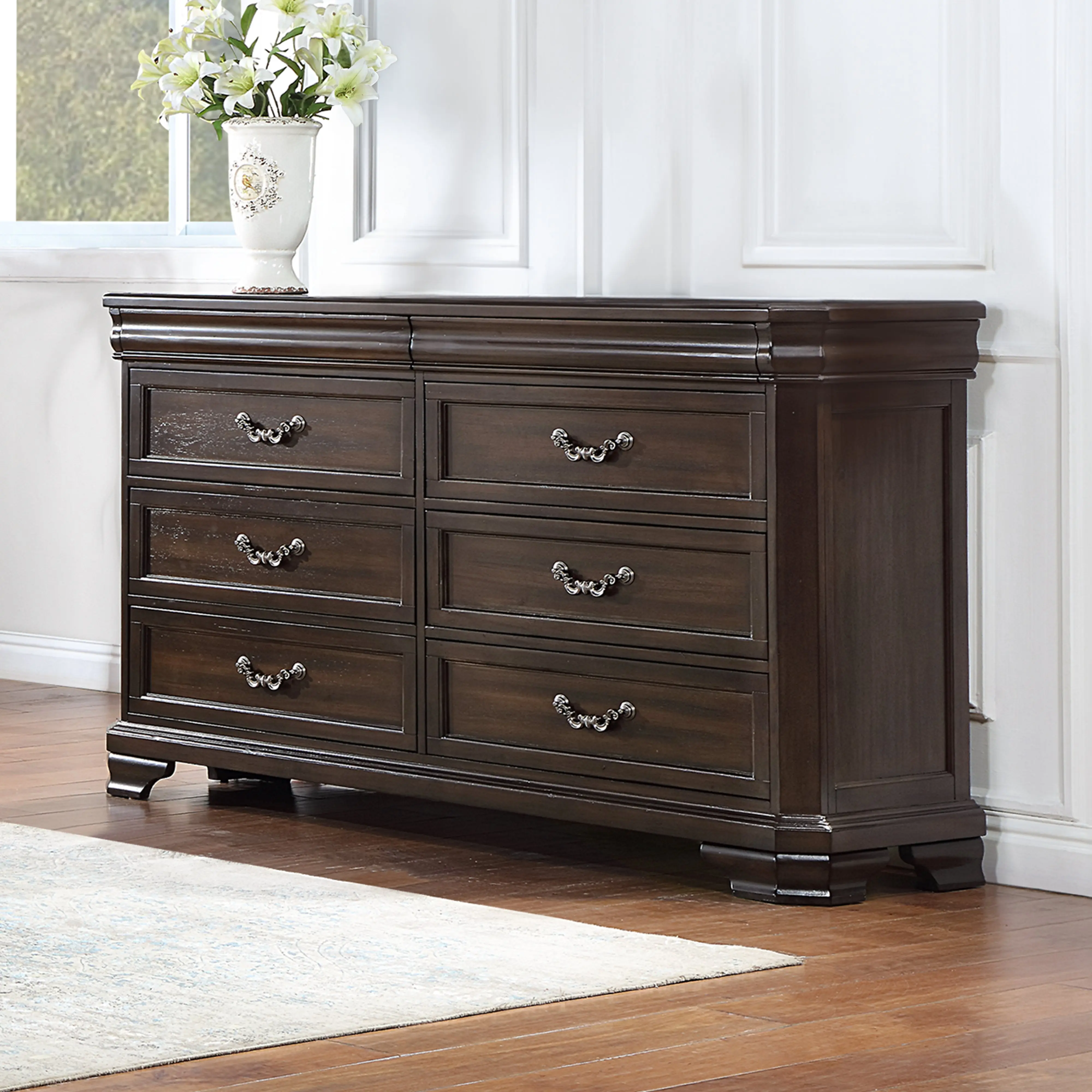 Lyndhurst Dresser
