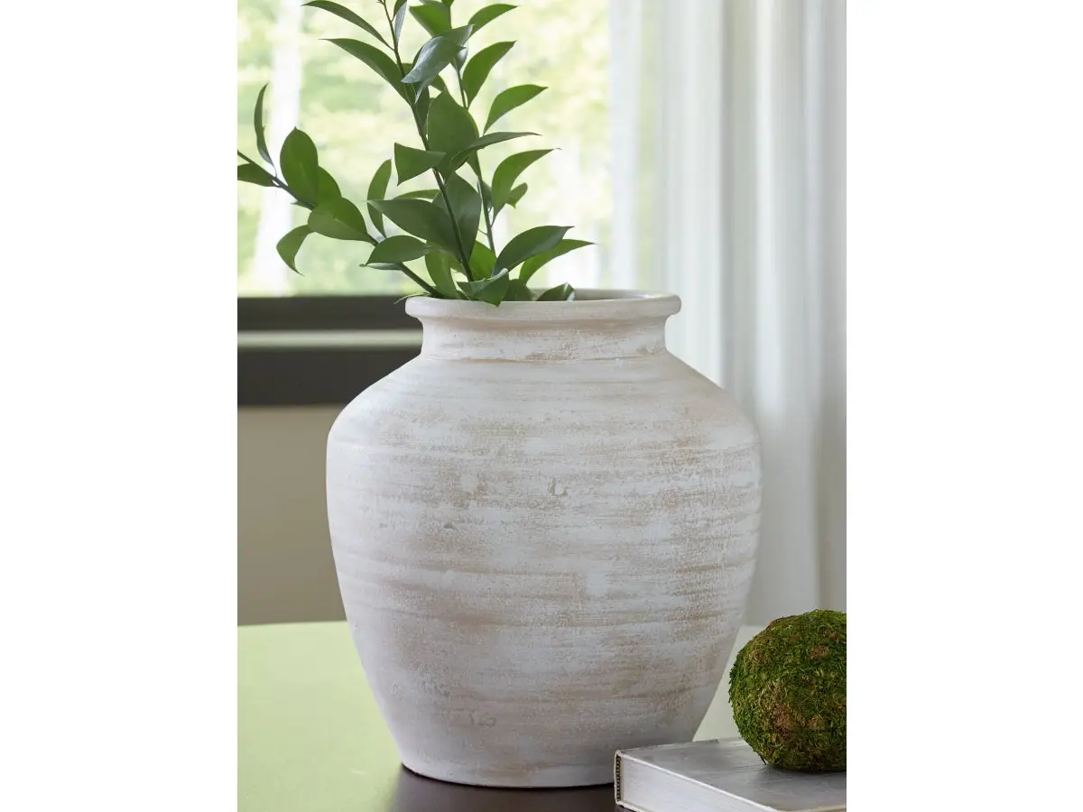 Meadie Vase