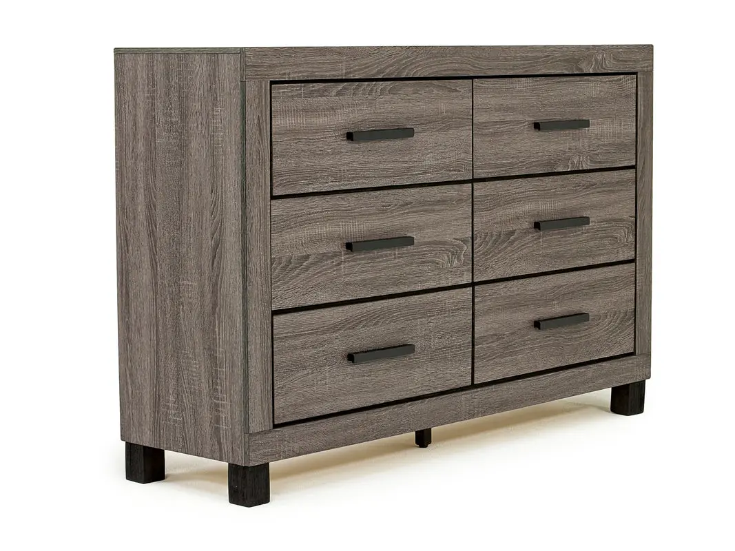 Naialyn Dresser