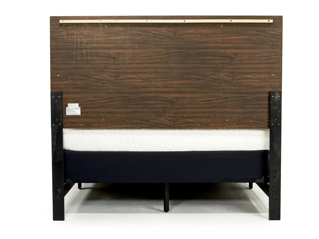 Naialyn Panel Bed - Image 8