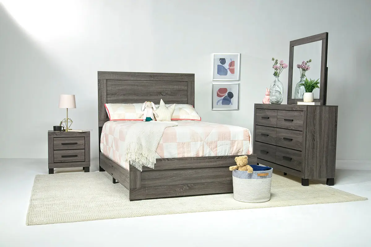 Naialyn Panel Bed - Image 9