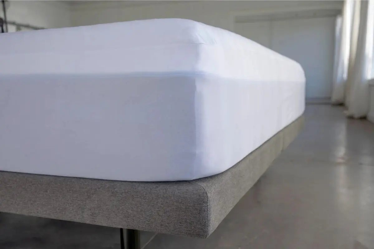 Poly Knit Mattress Protector - Image 9