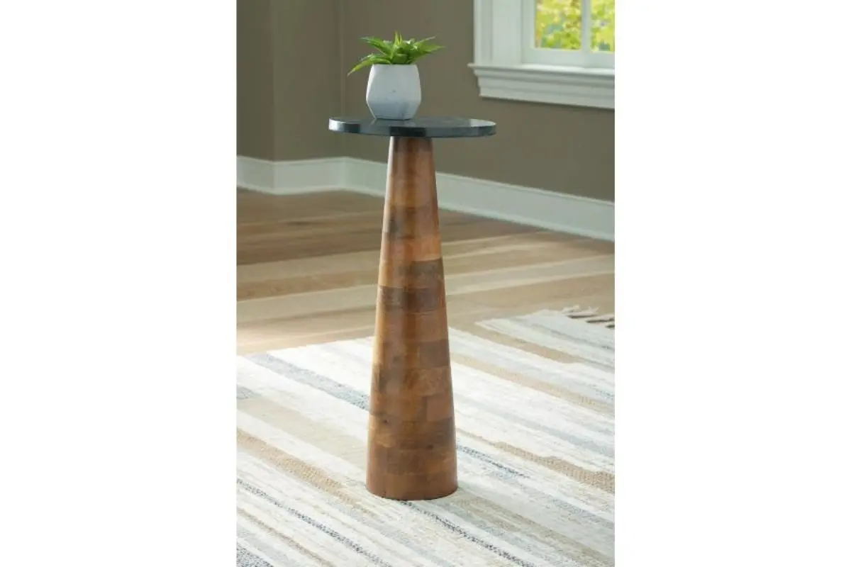 Quinndon Accent Table - Image 2