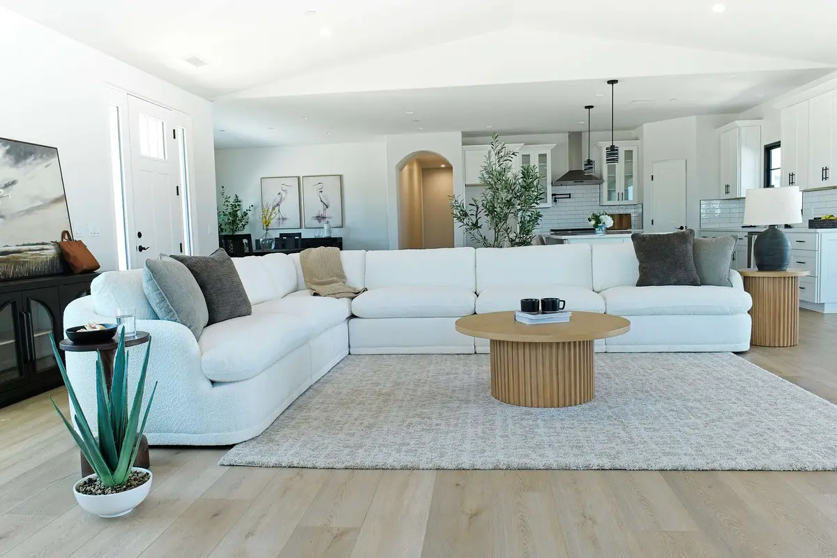 Stratus 6 Piece Sectional - Image 4