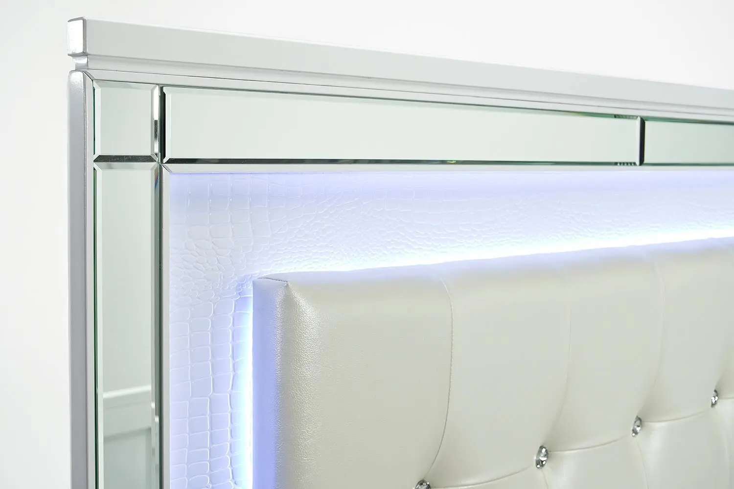 Valentino Panel Bed - Image 37