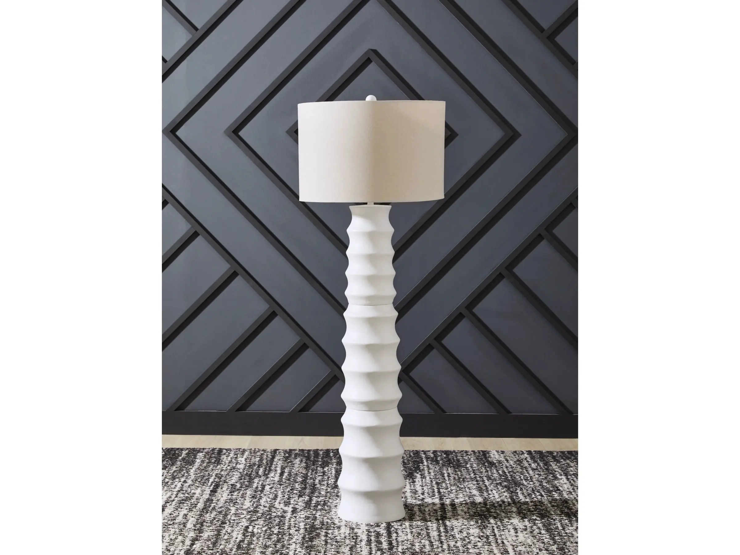 Veraleigh Lamp - Image 3