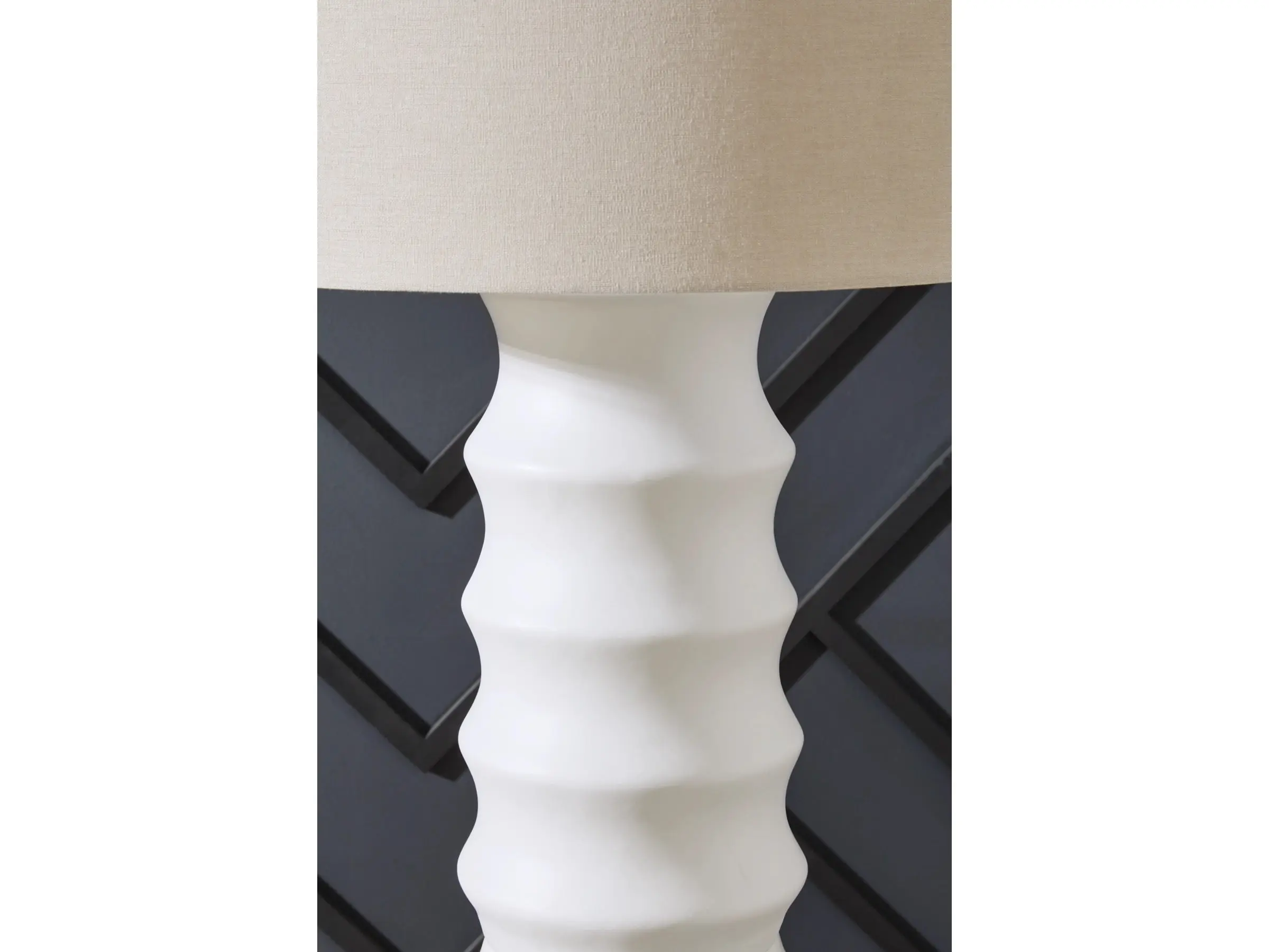 Veraleigh Lamp - Image 5