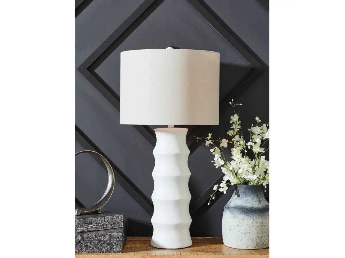 Veraleigh Lamp - Image 7