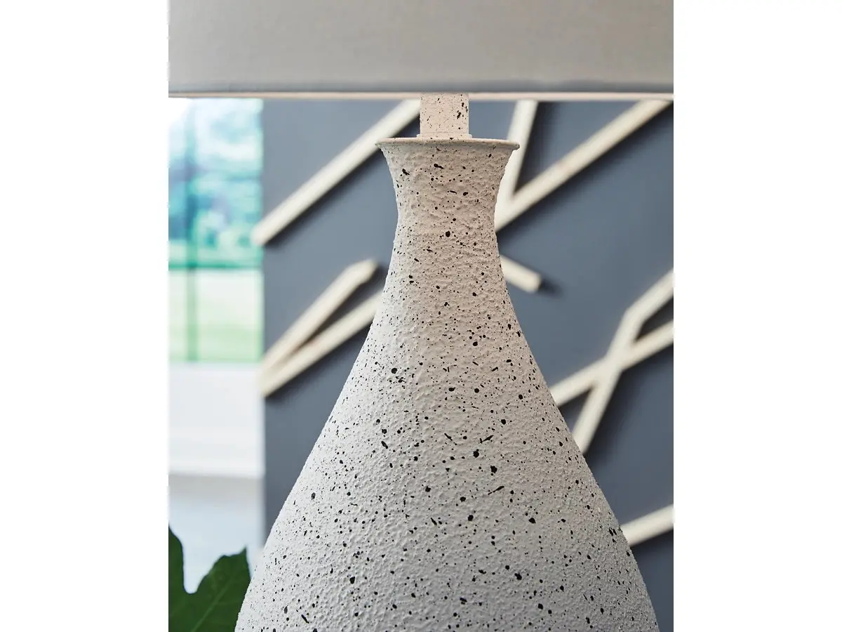 Wyattford Lamp - Image 2