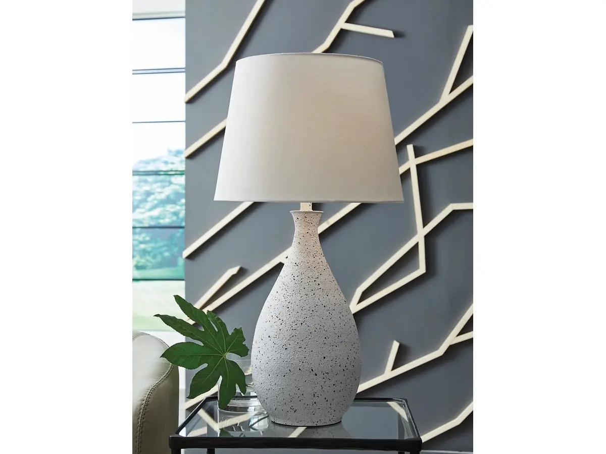 Wyattford Lamp - Image 3