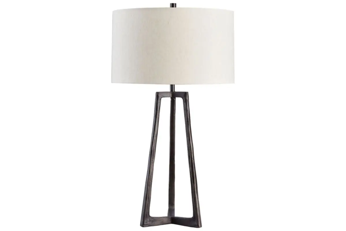 Wynlett Lamp